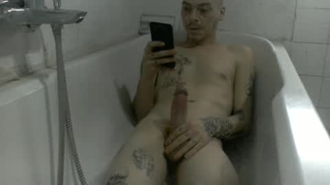 Snapshot of hotshot0509 chatting on 12-27-24, 08:24 big dick online show from 12-27-24, 08:24
