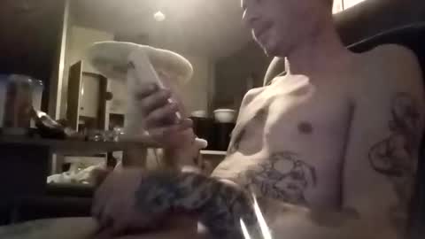 Snapshot of hotshot0509 chatting on 10-19-25, 08:09 big dick online show from 10-19-25, 08:09