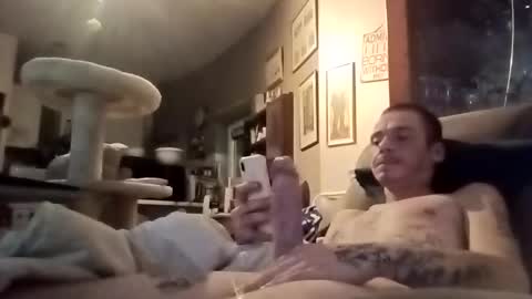 Snapshot of hotshot0509 chatting on 10-20-25, 08:31 big dick online show from 10-20-25, 08:31