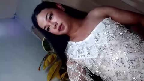hotsiren101 online show from 05-20-26, 09:04
