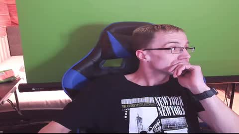 Snapshot of hotsummerboy89 chatting on 01-23-25, 02:28 hotsummerboy89 online show from 01-23-25, 02:28