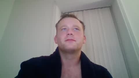 Snapshot of hotsurfdude1992 chatting on 11-14-25, 01:37 hotsurfdude1992 online show from 11-14-25, 01:37
