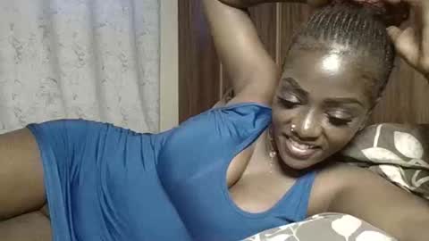 Amalia online show from 11-21-25, 01:32