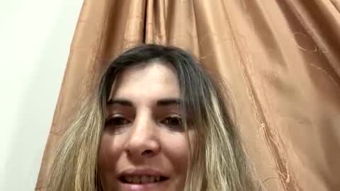 Snapshot of hottalicia2 chatting on 02-23-26, 08:06 hottalicia2 online show from 02-23-26, 08:06