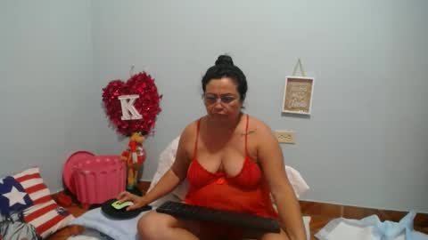 victorya karolyna online show from 12-29-24, 04:27