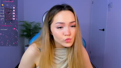 hello Im Eva online show from 01-07-25, 11:16