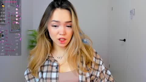 hello Im Eva online show from 01-08-25, 02:14