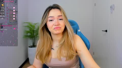 hello Im Eva online show from 01-08-25, 05:16