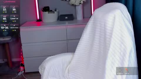 hello Im Eva online show from 10-02-25, 02:35