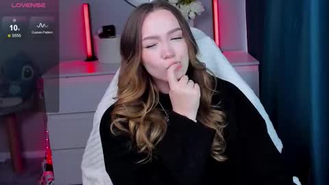 hello Im Eva online show from 10-08-25, 07:28