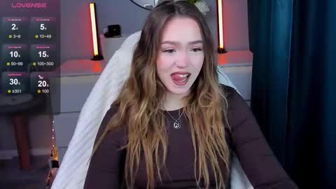 hello Im Eva online show from 10-11-25, 08:24