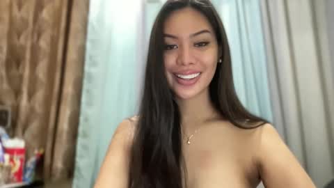 Snapshot of hottest_katarinaxxx chatting on 03-22-26, 11:19 katarina online show from 03-22-26, 11:19