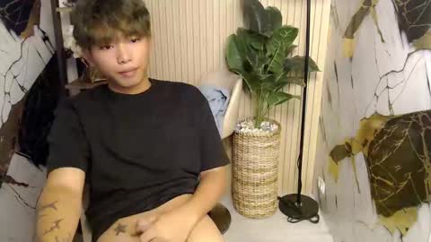 hottestloues online show from 05-17-26, 02:46