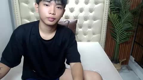 hottestloues online show from 06-10-26, 02:01