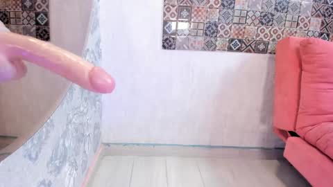 hottie_alicee_ online show from 09-15-25, 07:47
