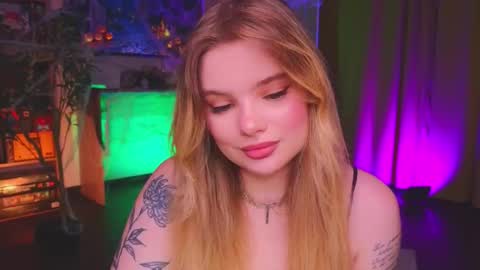 Snapshot of hottie_jane chatting on 10-25-25, 01:51 Jane online show from 10-25-25, 01:51