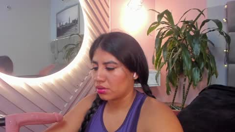 Snapshot of hottie_mine_ chatting on 12-15-24, 07:31   2pm - 9pm GMT-5 online show from 12-15-24, 07:31