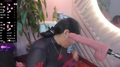 Snapshot of hottie_mine_ chatting on 12-28-24, 06:40   2pm - 9pm GMT-5 online show from 12-28-24, 06:40
