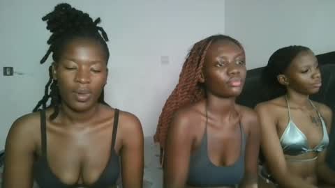 hottie_mistie online show from 06-25-26, 05:23