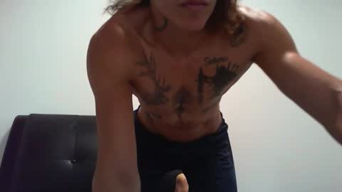 AURAxxxMATT .  online show from 02-07-26, 10:19