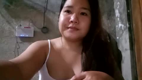 Snapshot of hottiecum27 chatting on 03-12-26, 01:17 hottiecum27 online show from 03-12-26, 01:17