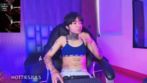 Snapshot of hottiesjuls chatting on 06-23-26, 06:50 Juls online show from 06-23-26, 06:50