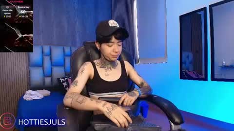 Snapshot of hottiesjuls chatting on 07-27-26, 07:10 Juls online show from 07-27-26, 07:10