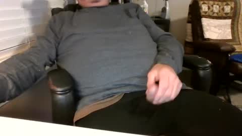 Snapshot of hottop_1981 chatting on 12-13-24, 03:05 Hottop 1981 online show from 12-13-24, 03:05