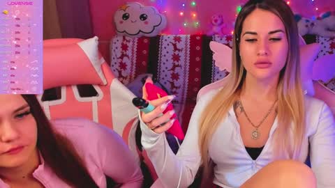 Snapshot of hotty_girls_here chatting on 12-30-24, 01:03 Ivanna and Jessica online show from 12-30-24, 01:03