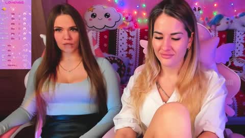 Snapshot of hotty_girls_here chatting on 01-02-25, 06:07 Ivanna and Jessica online show from 01-02-25, 06:07