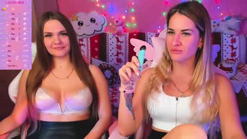 Snapshot of hotty_girls_here chatting on 01-02-25, 09:11 Ivanna and Jessica online show from 01-02-25, 09:11