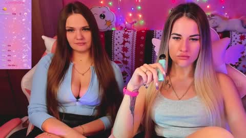 Snapshot of hotty_girls_here chatting on 01-20-25, 06:10 Ivanna and Jessica online show from 01-20-25, 06:10
