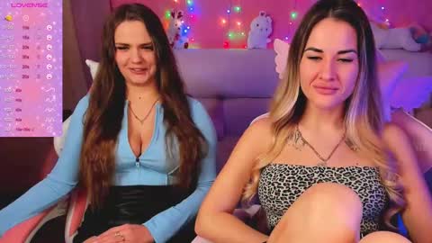 Snapshot of hotty_girls_here chatting on 03-10-25, 12:59 Ivanna and Jessica online show from 03-10-25, 12:59