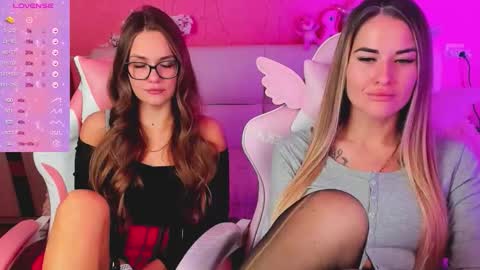 Snapshot of hotty_girls_here chatting on 02-21-26, 06:25 Ivanna and Jessica online show from 02-21-26, 06:25