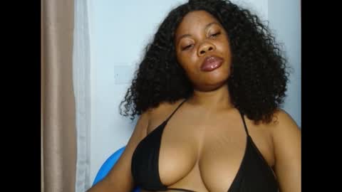 hotty_lora889 online show from 09-12-25, 10:32
