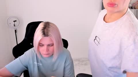 Snapshot of hottyblonds chatting on 11-08-25, 10:59 Nessie and Jessie online show from 11-08-25, 10:59