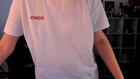 Snapshot of hottyblonds chatting on 01-11-26, 11:26 Nessie and Jessie online show from 01-11-26, 11:26