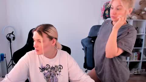 Snapshot of hottyblonds chatting on 02-06-26, 11:57 Nessie and Jessie online show from 02-06-26, 11:57