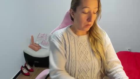 hottychrystal online show from 11-28-25, 01:08