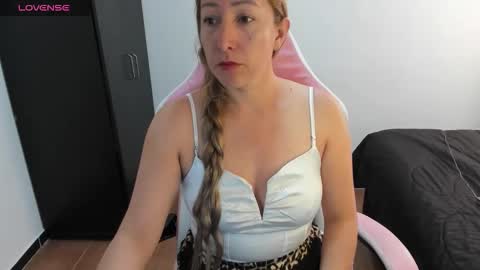 hottychrystal online show from 05-14-26, 02:35