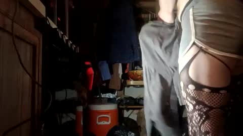 Snapshot of houndmefromhell chatting on 01-31-25, 12:18 houndmefromhell online show from 01-31-25, 12:18