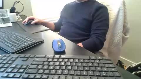 Snapshot of hoverday chatting on 02-12-26, 07:20 hoverday online show from 02-12-26, 07:20