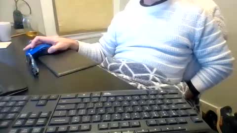 Snapshot of hoverday chatting on 03-18-26, 04:26 hoverday online show from 03-18-26, 04:26