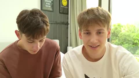 Snapshot of howardkottam chatting on 10-15-25, 10:59 howardkottam online show from 10-15-25, 10:59