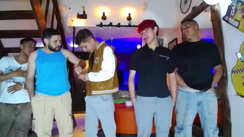 Snapshot of howents chatting on 09-24-25, 04:05 HOWENTS online show from 09-24-25, 04:05