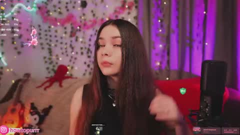 Mia online show from 05-18-26, 05:41