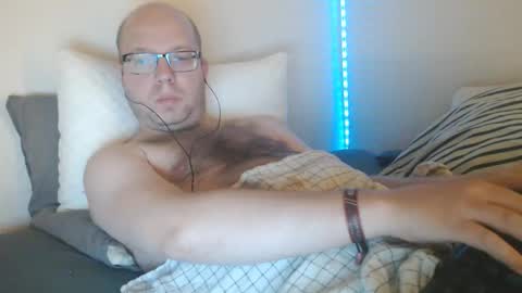 Snapshot of hoyboydkk chatting on 10-08-25, 02:42 Christian online show from 10-08-25, 02:42