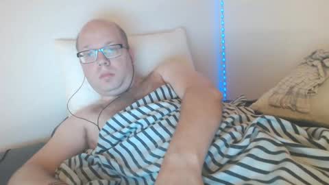 Snapshot of hoyboydkk chatting on 10-14-25, 02:23 Christian online show from 10-14-25, 02:23