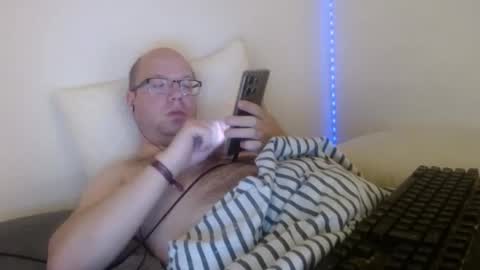 Snapshot of hoyboydkk chatting on 10-19-25, 12:00 Christian online show from 10-19-25, 12:00