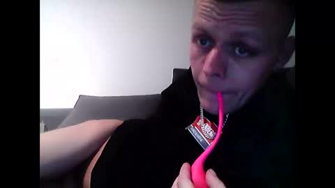 Snapshot of hubikush22 chatting on 03-16-26, 06:01 hubikush22 online show from 03-16-26, 06:01